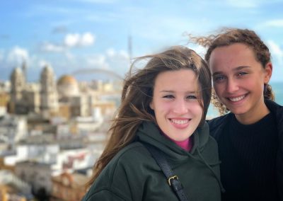 Estudiantes jóvenes en CLIC