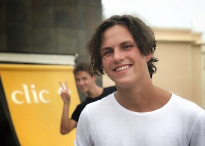 Estudiantes jóvenes en CLIC